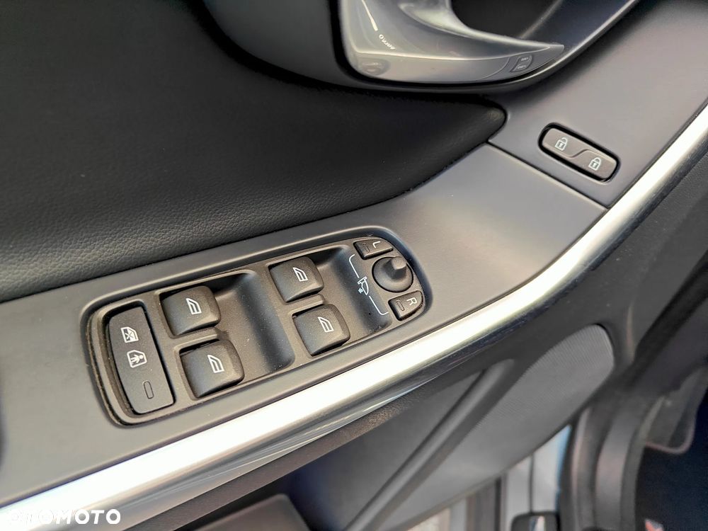 Volvo XC 60 D4 Geartronic Summum - 28
