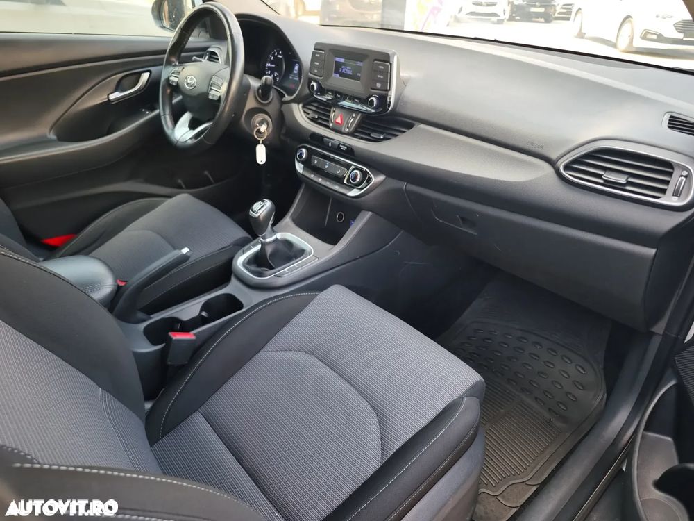 Hyundai i30 1.5 110CP 5DR M/T Comfort - 25