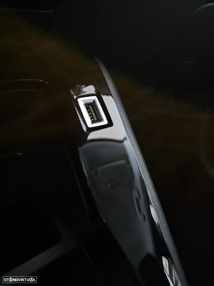 Peugeot e-208 Active - 24