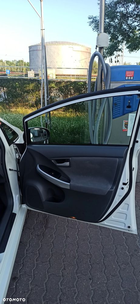 Toyota Prius 1.8 HSD Luna - 31