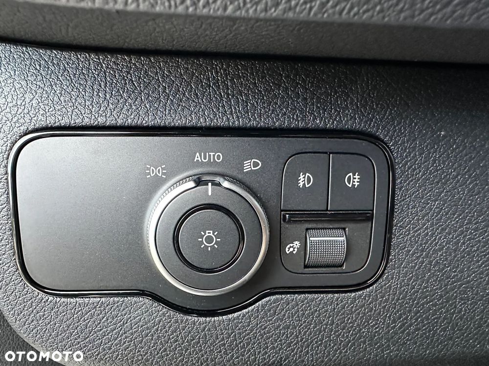 Mercedes-Benz Sprinter - 14