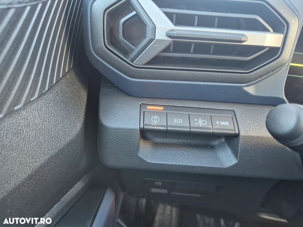 Dacia Duster HEV 140 Journey - 11
