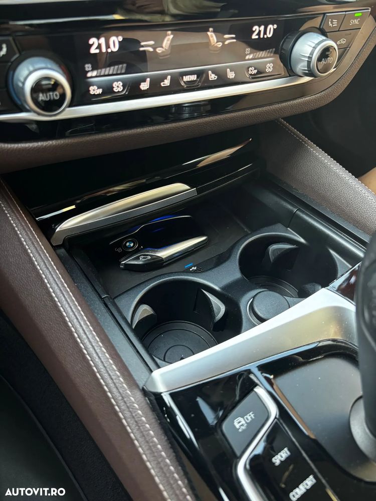 BMW Seria 5 540i xDrive AT - 27