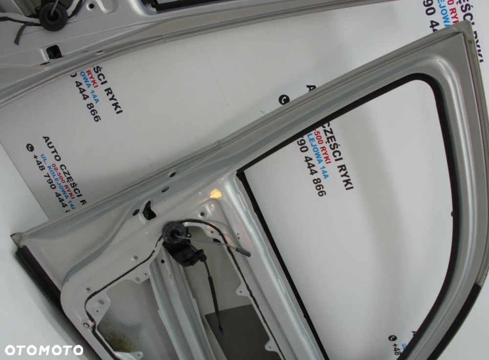 VW Golf 4 IV Drzwi prawe lewe przód LB7Z - 9