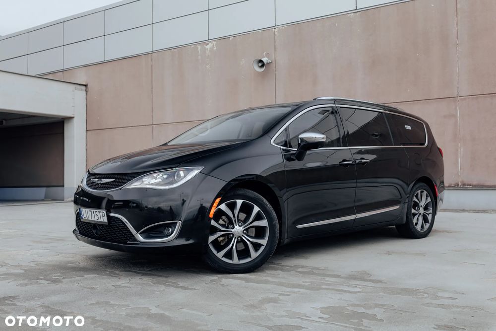 Chrysler Pacifica - 2