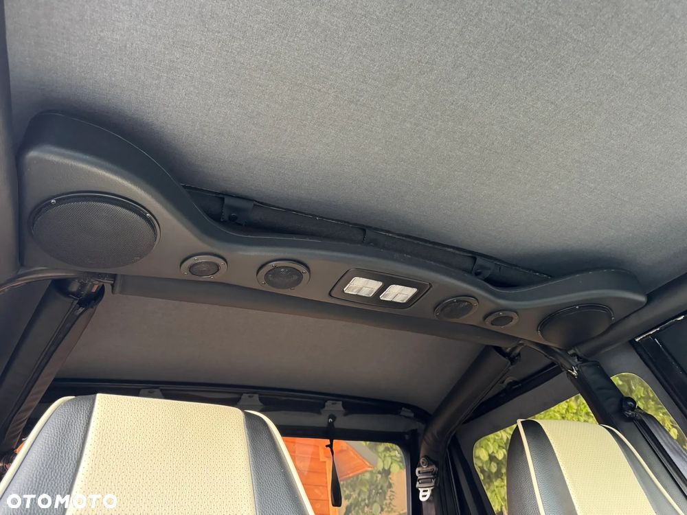 Jeep Wrangler - 23