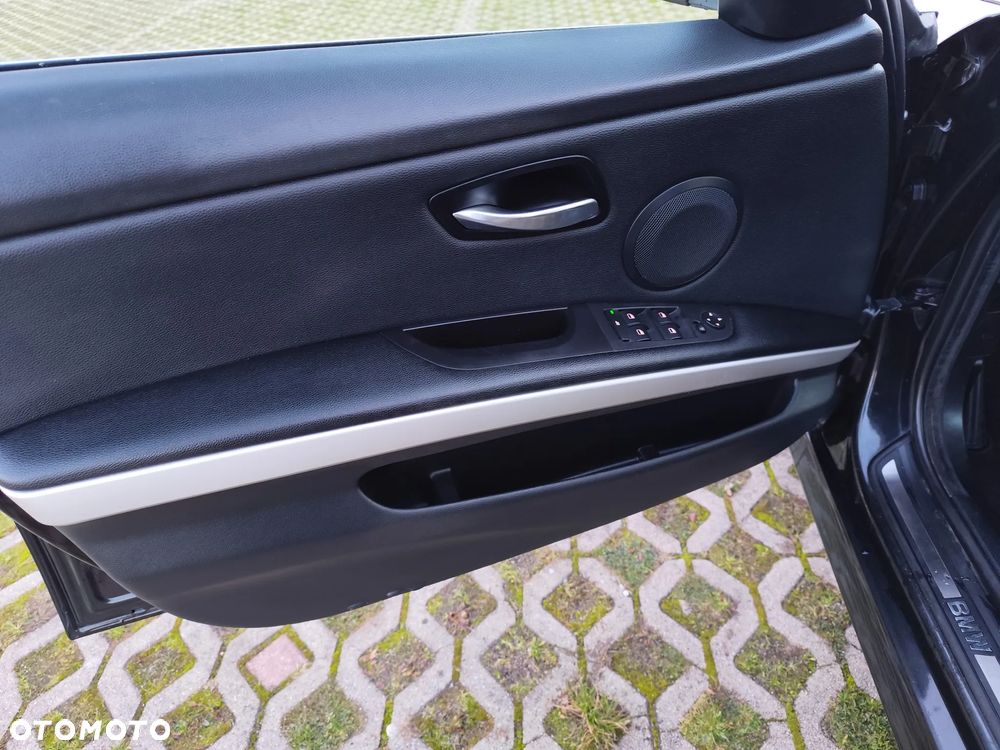 BMW Seria 3 318d - 26