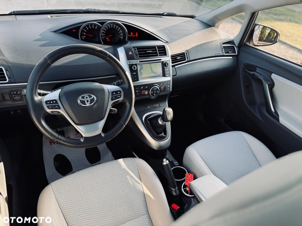 Toyota Verso 1.6 D-4D 5-Sitzer Start/Stop Skyview Edition - 28