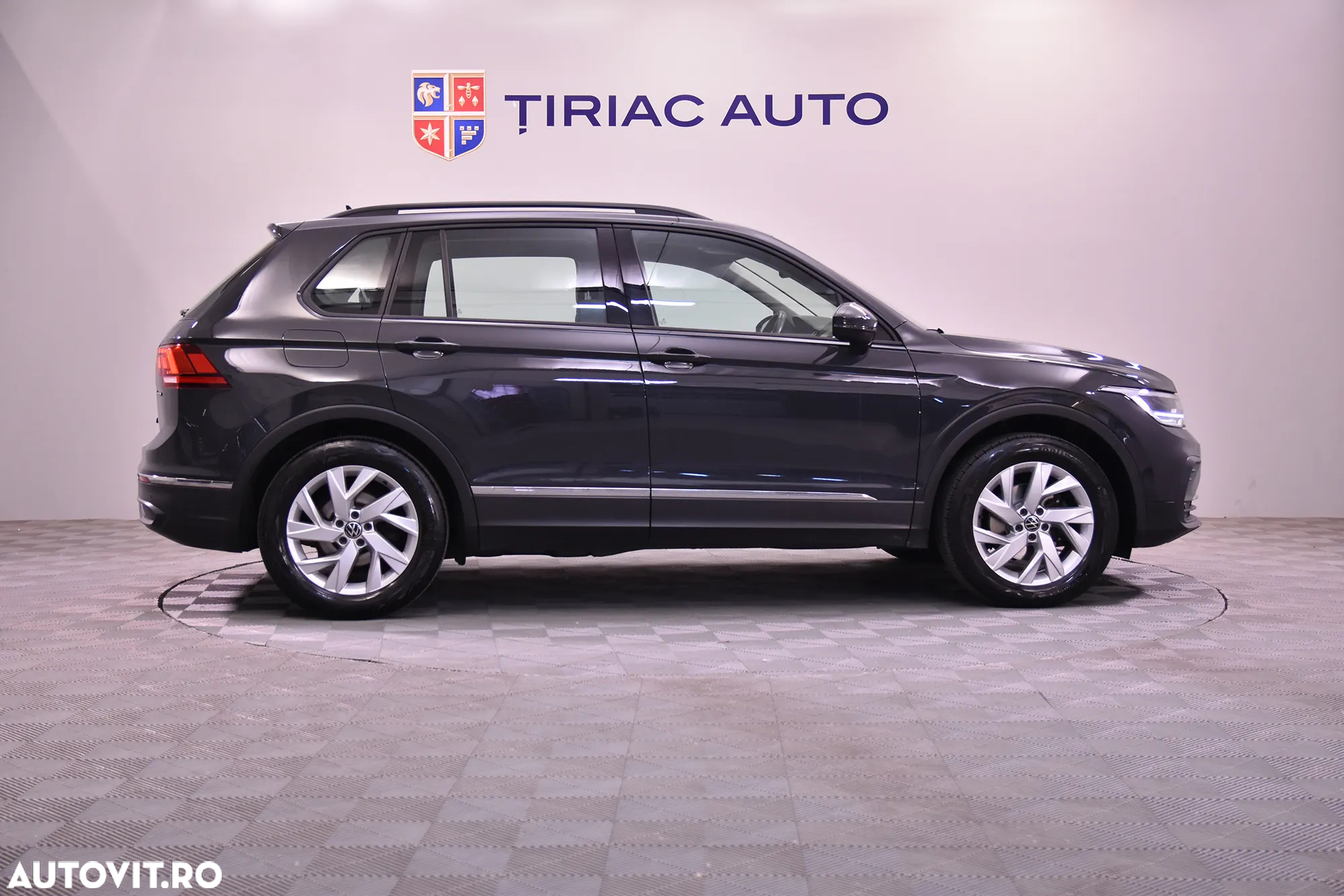 Volkswagen Tiguan - 6
