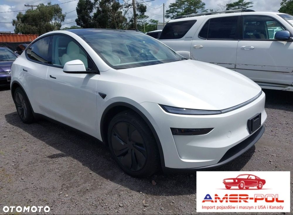 Tesla Model Y - 2