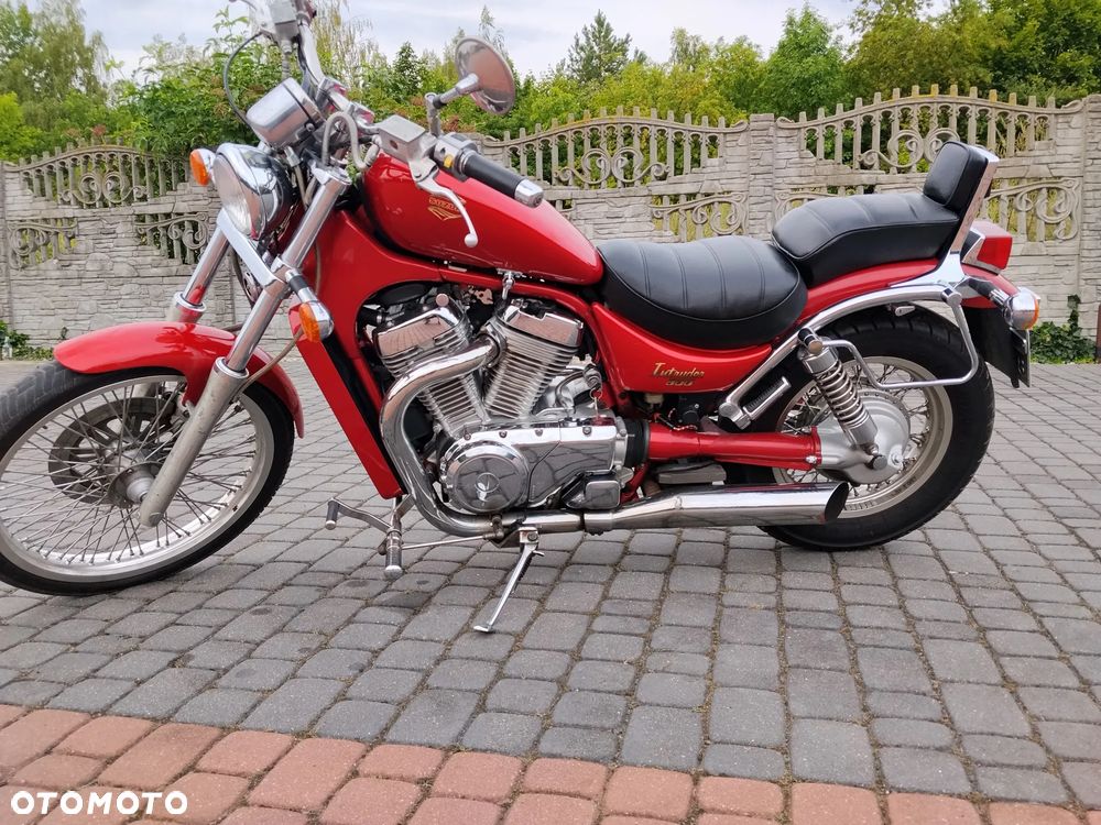 Suzuki Intruder - 3