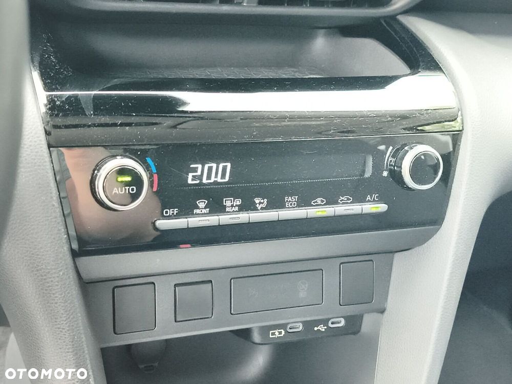 Toyota Yaris Cross - 24
