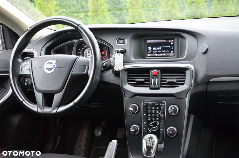 Volvo V40 T2 Kinetic - 13