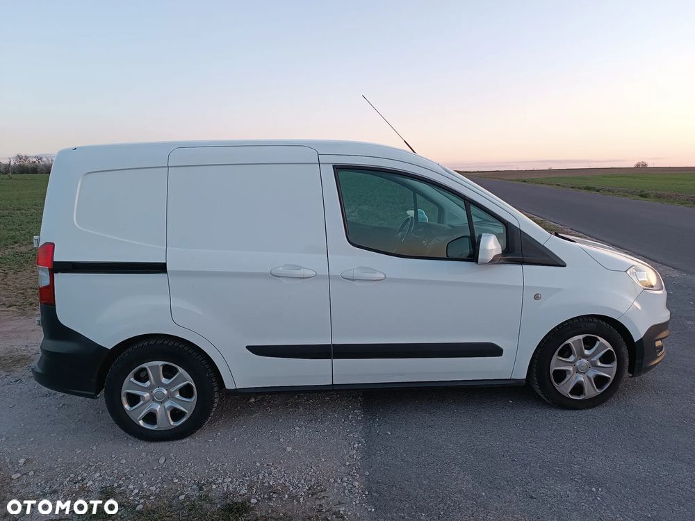 Ford Transit Courier 1.5TDCI - 4