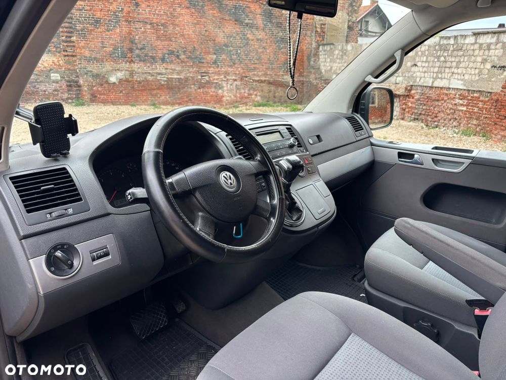 Volkswagen Multivan - 14