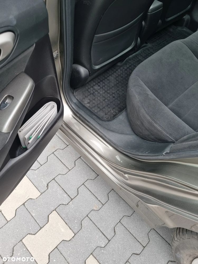 Honda Civic 1.8 Executive - 28