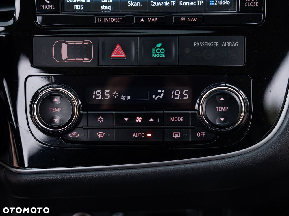 Mitsubishi Outlander 2.0 4WD Plug-In Hybrid Plus - 37