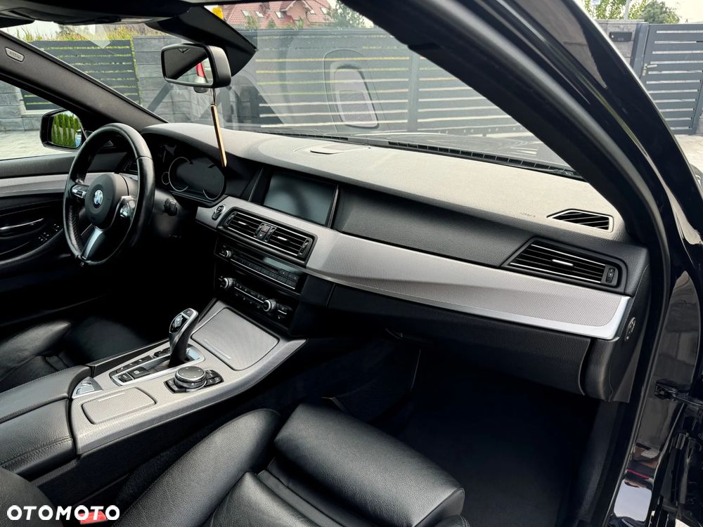 BMW Seria 5 M550d xDrive Sport-Aut - 28