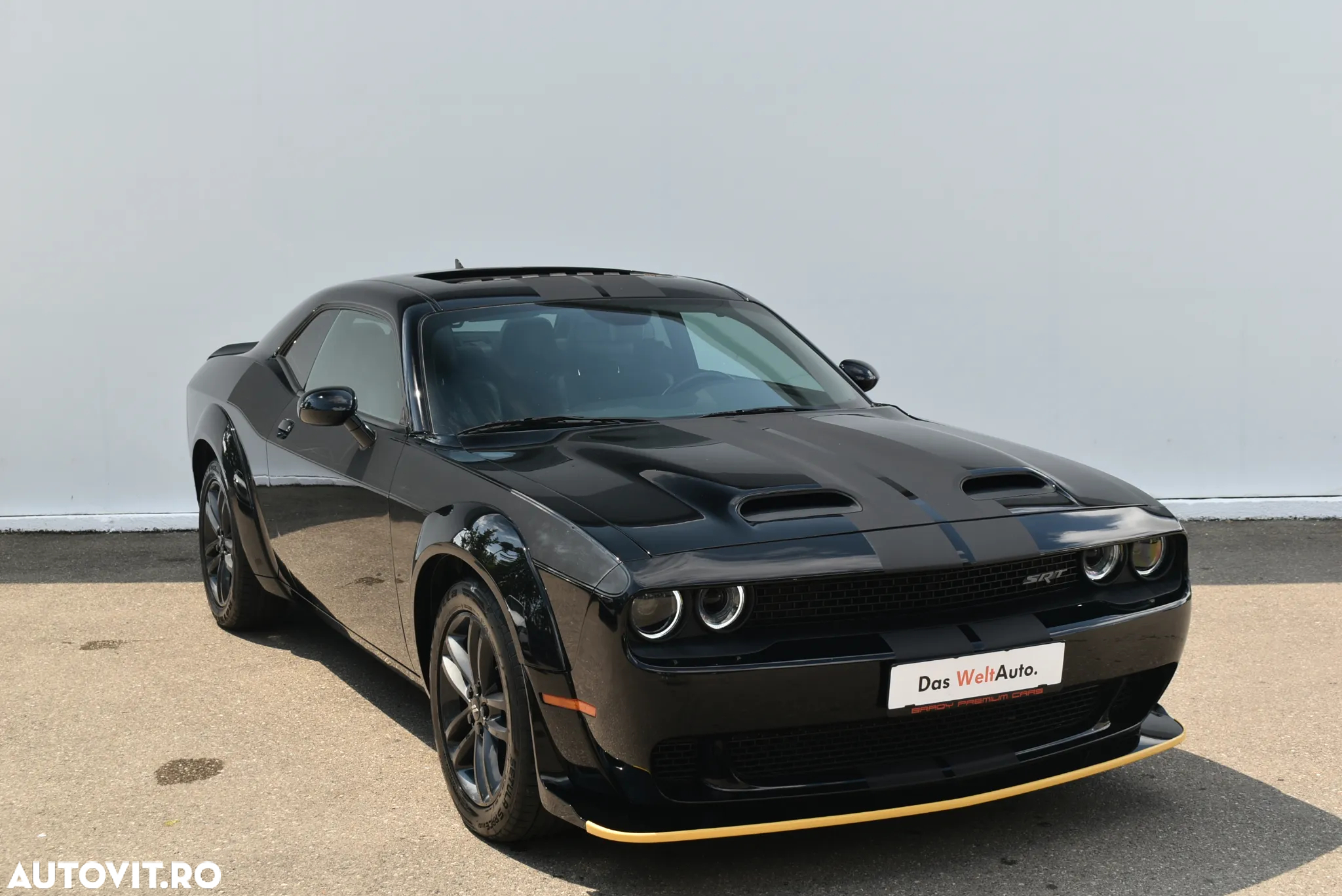 Dodge Challenger - 4