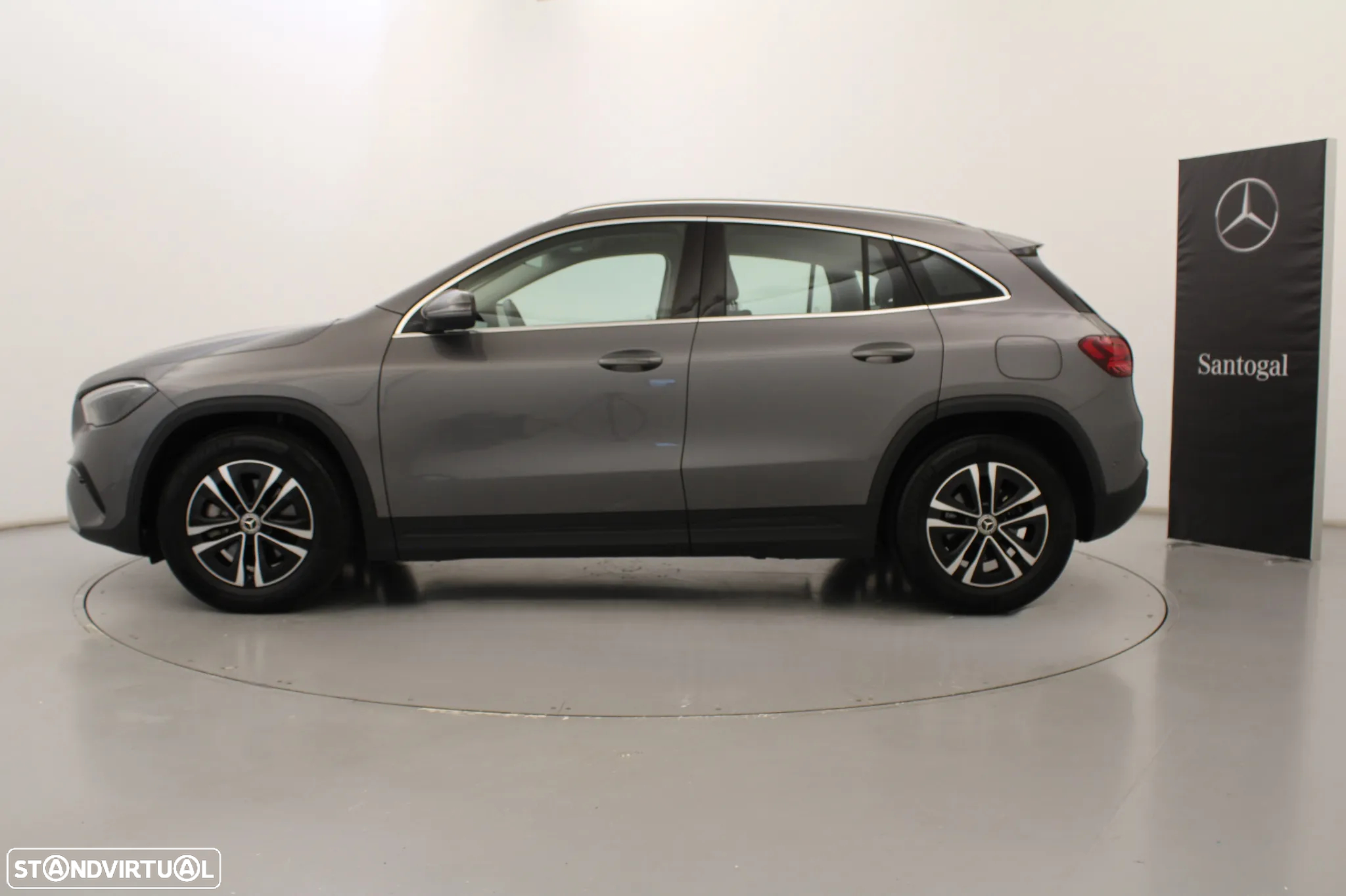 Mercedes-Benz GLA 200 Standard - 12