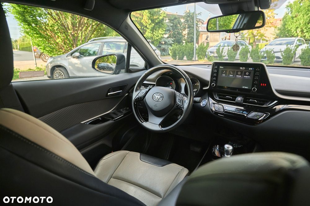 Toyota C-HR 2.0 Hybrid Executive - 34