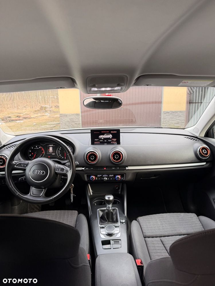 Audi A3 Sportback 1.4 TFSI Ambiente - 9