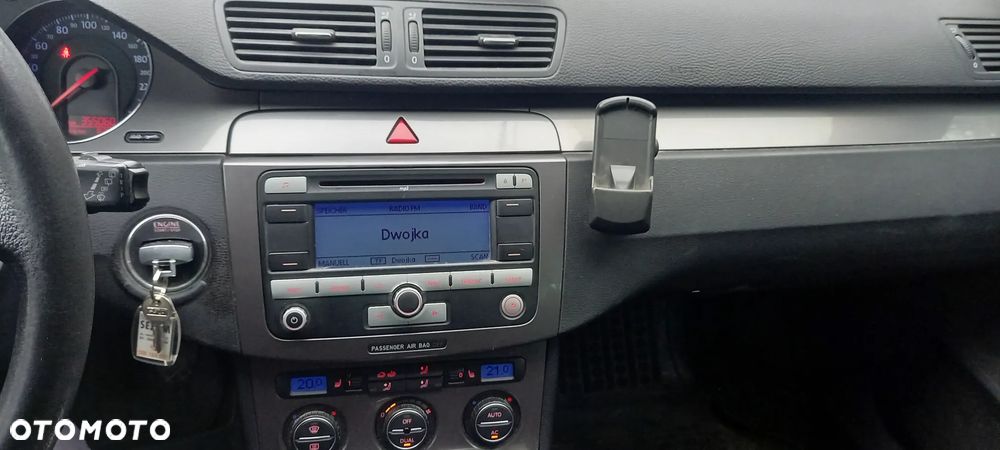 Volkswagen Passat - 6