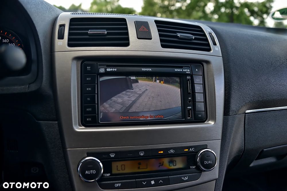 Toyota Avensis 1.6 Premium - 30