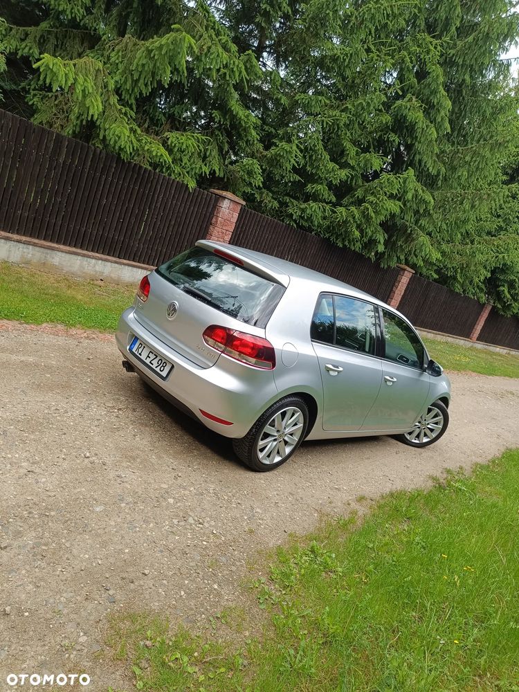 Volkswagen Golf - 6