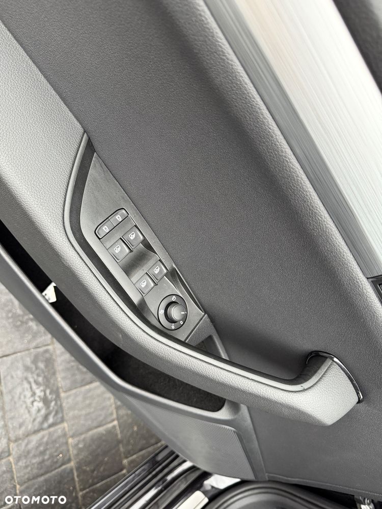 Skoda Superb 2.0 TDI DSG Premium Edition - 28