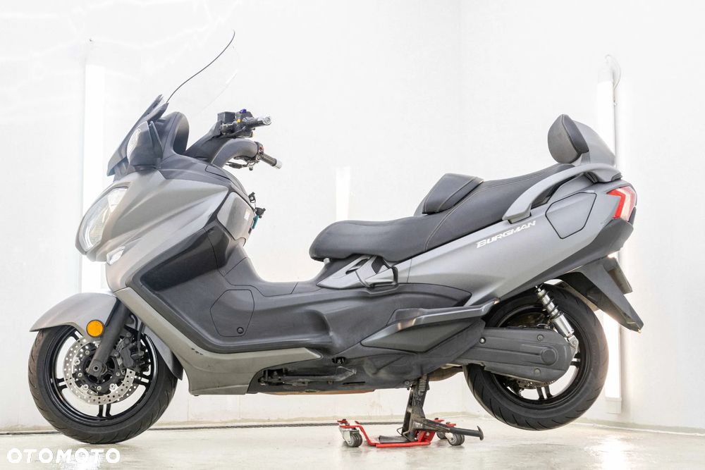 Suzuki Burgman - 10