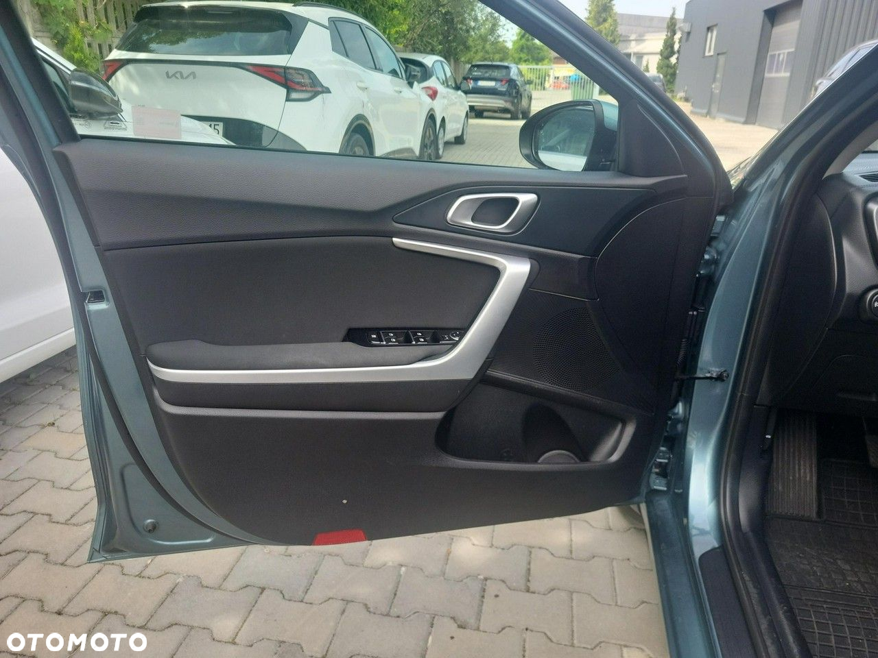 Kia Ceed - 10