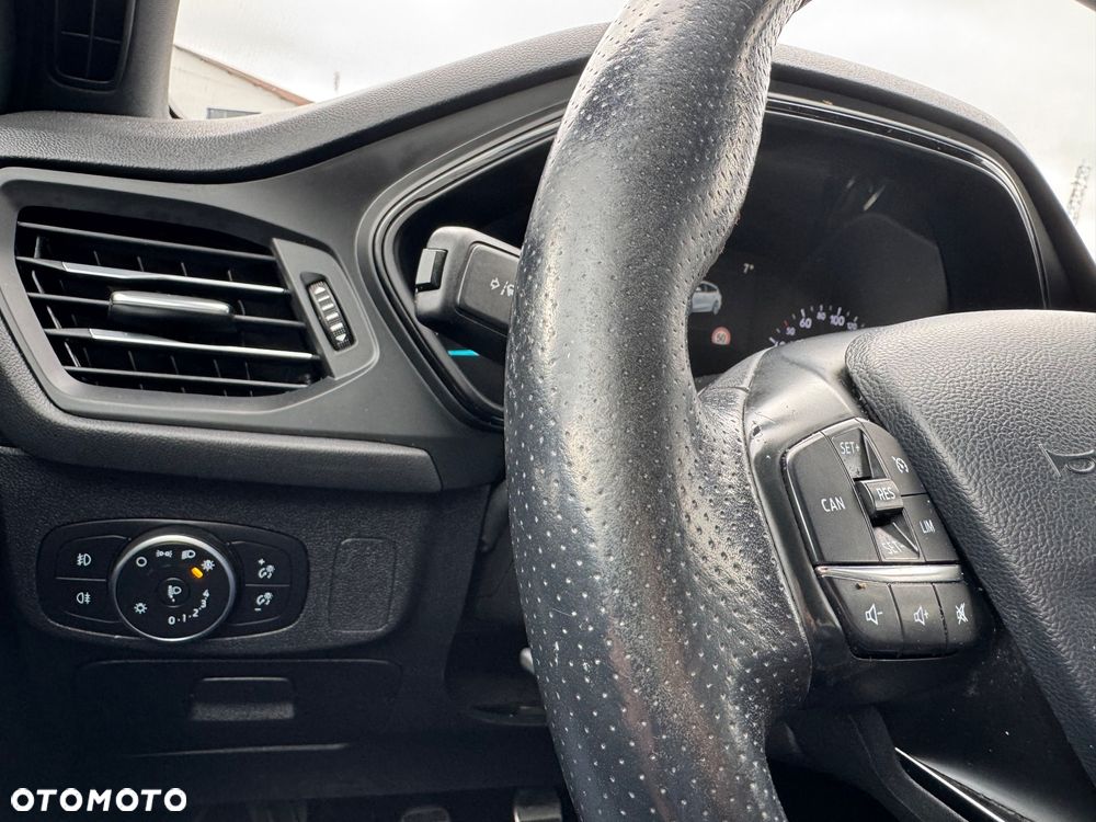 Ford Focus 1.5 EcoBlue Start-Stopp-System ST-LINE DESIGN - 23