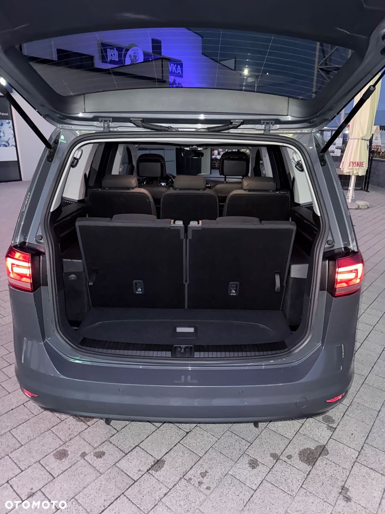 Volkswagen Touran - 4