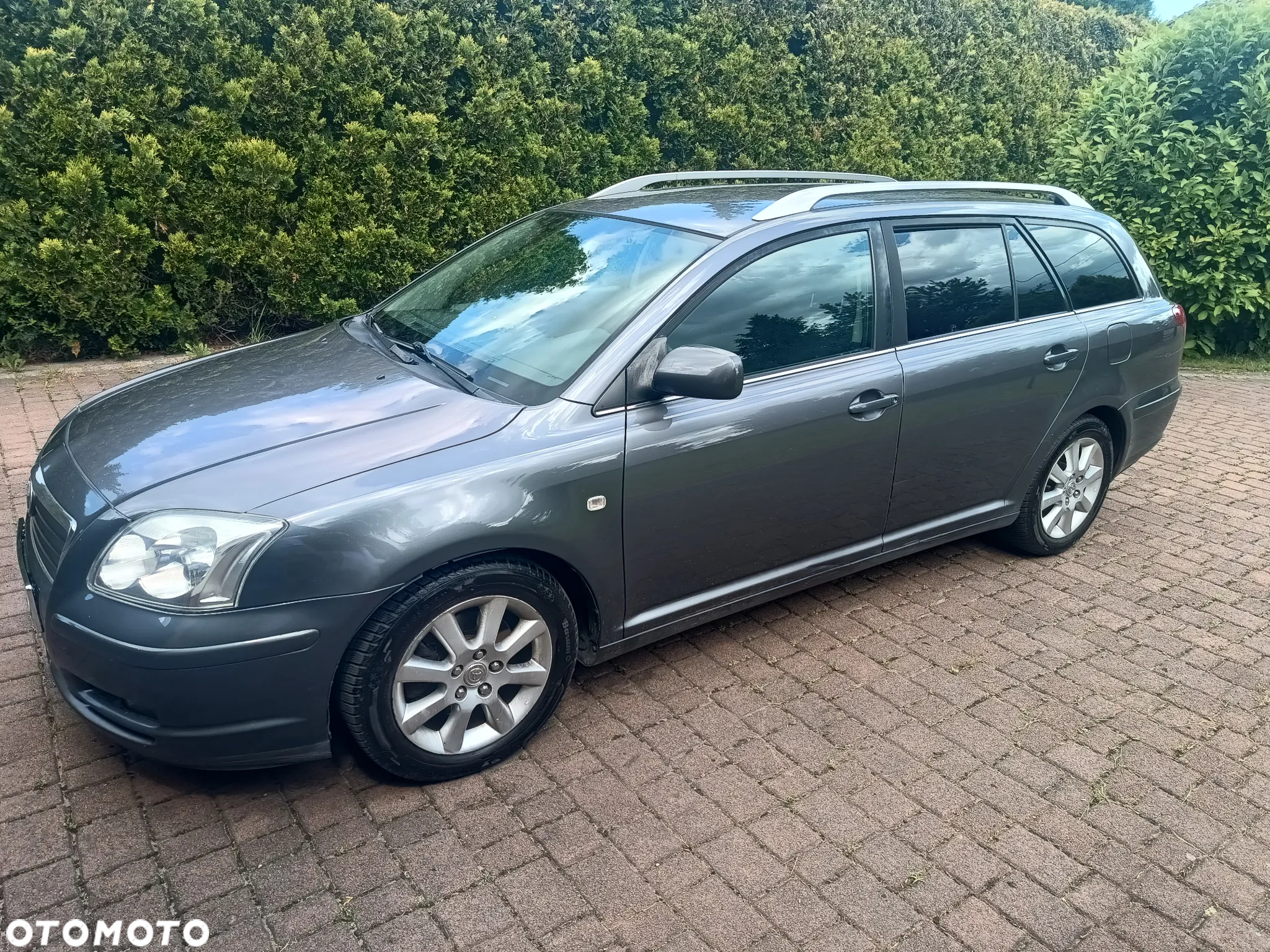 Toyota Avensis - 17