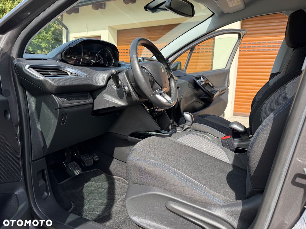 Peugeot 2008 BlueHDi 100 STOP & START Signature - 5