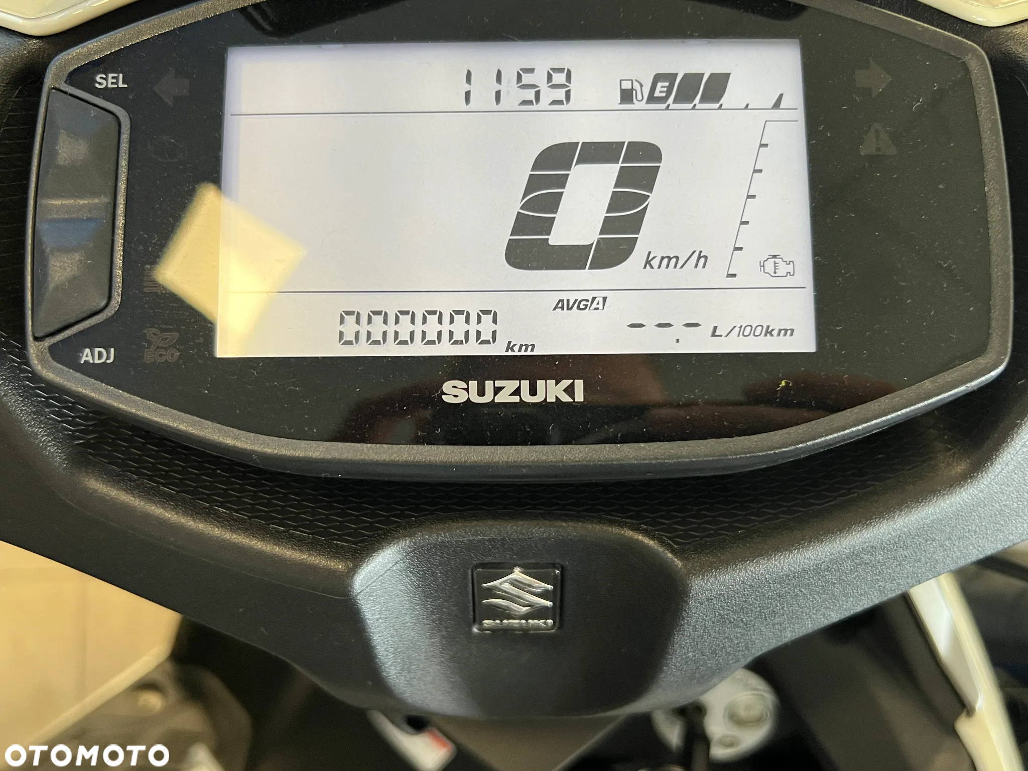 Suzuki Avenis - 5