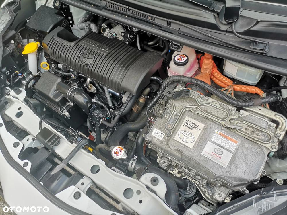 Toyota Yaris Hybrid 100 Sol - 25