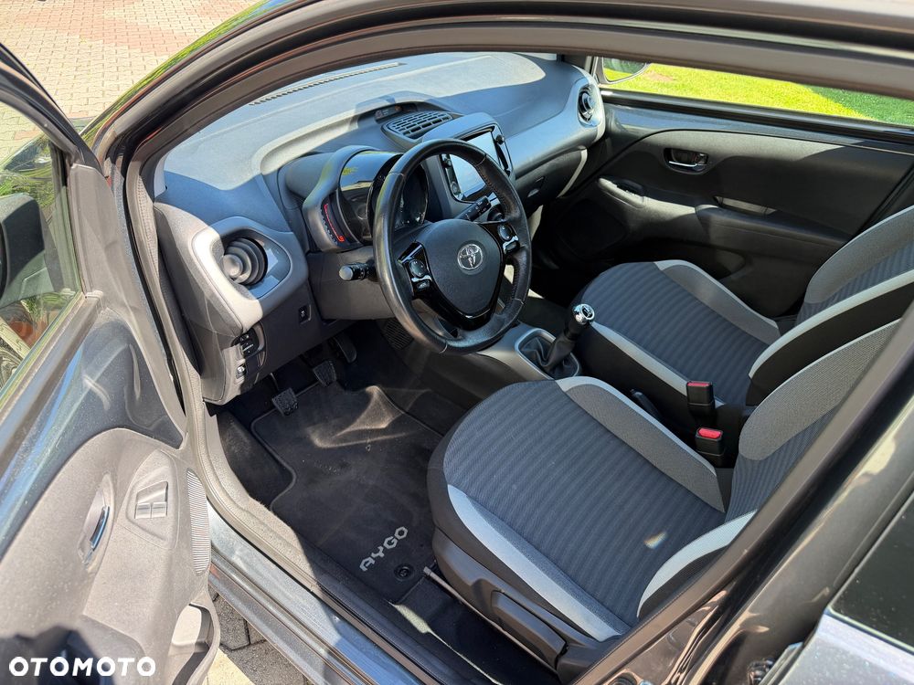 Toyota Aygo x-clusiv - 20
