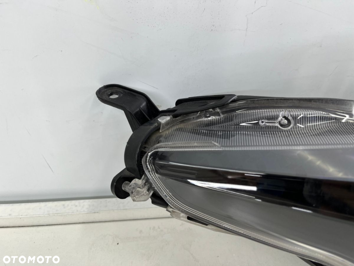 Lampa reflektor Toyota Yaris IV 4 19r.-> prawa przednia oryginał - 5