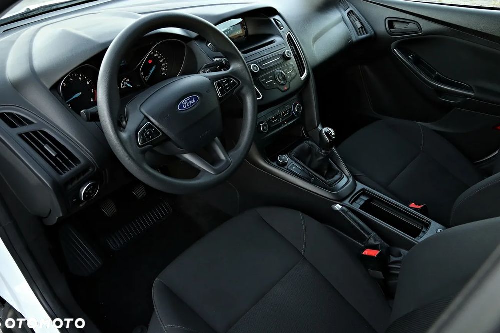 Ford Focus - 21