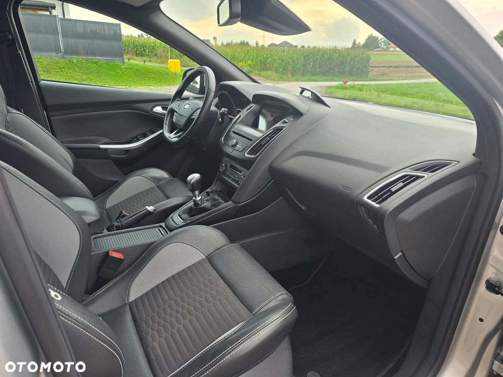 Ford Focus 2.0 EcoBoost ST mit Leder-Exclusiv-Paket - 14