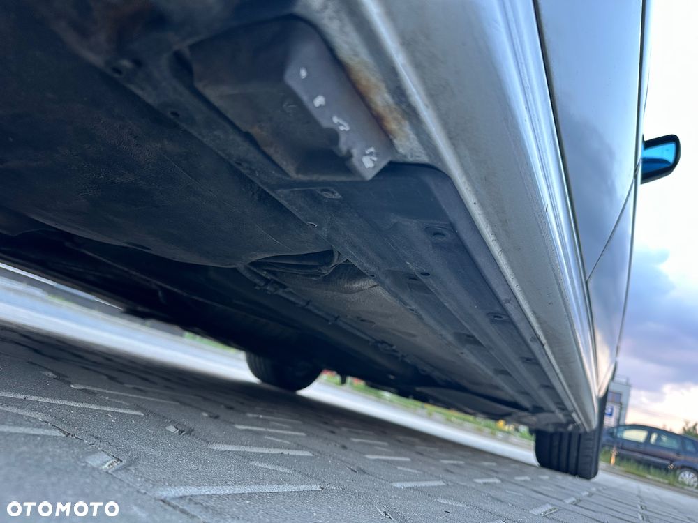 BMW Seria 5 520i - 13