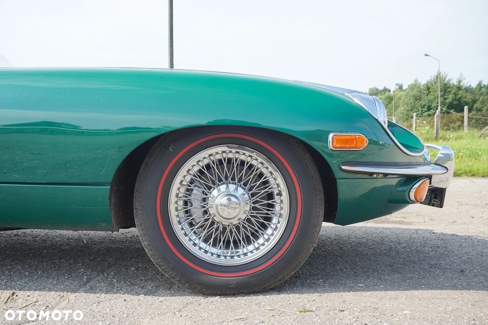 Jaguar E-Type - 24