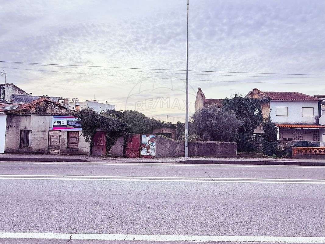 Moradia T5 para venda - Grande imagem: 2/7