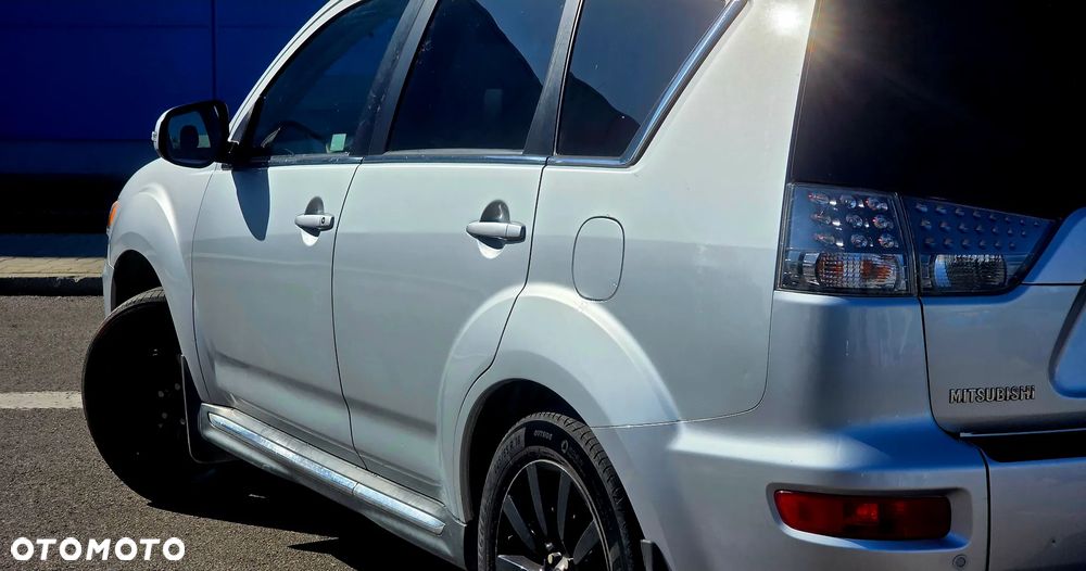 Mitsubishi Outlander - 8