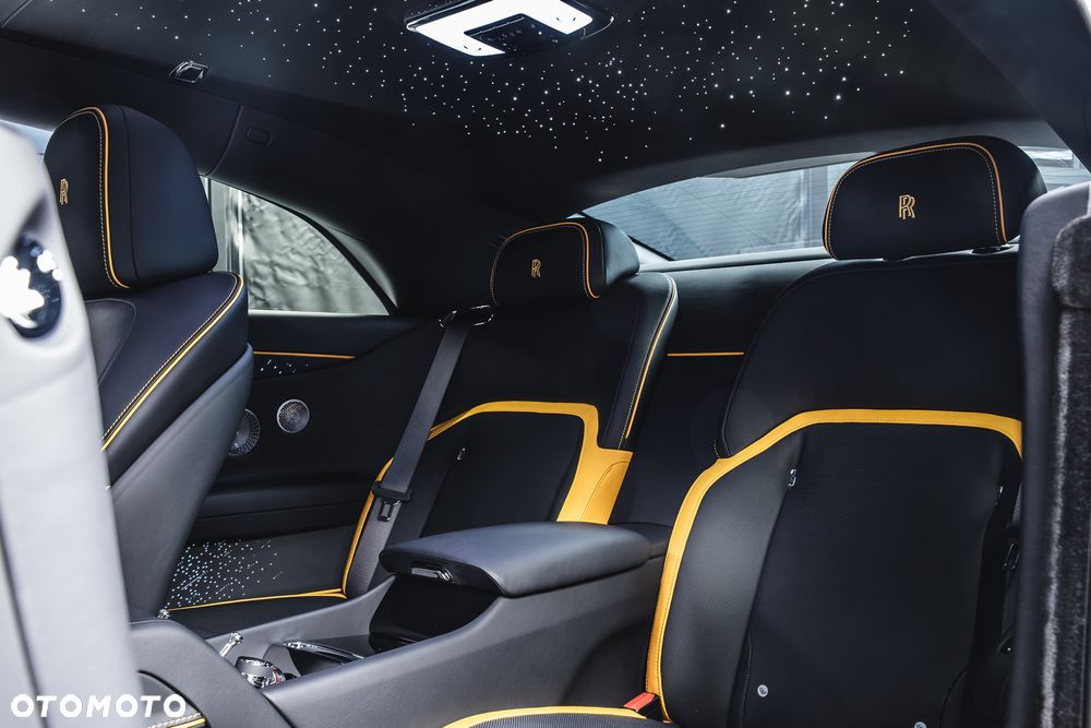 Rolls-Royce Spectre - 18