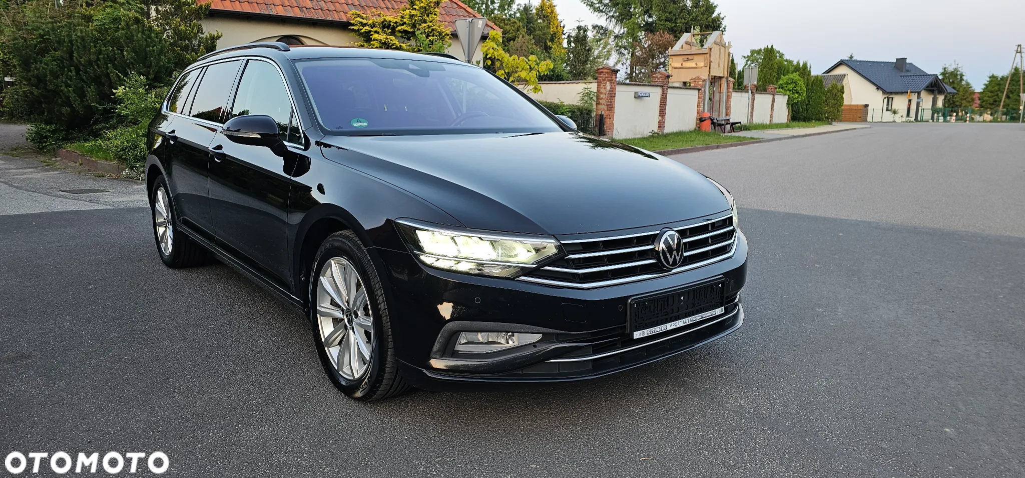 Volkswagen Passat Variant 2.0 TDI SCR DSG Business - 4