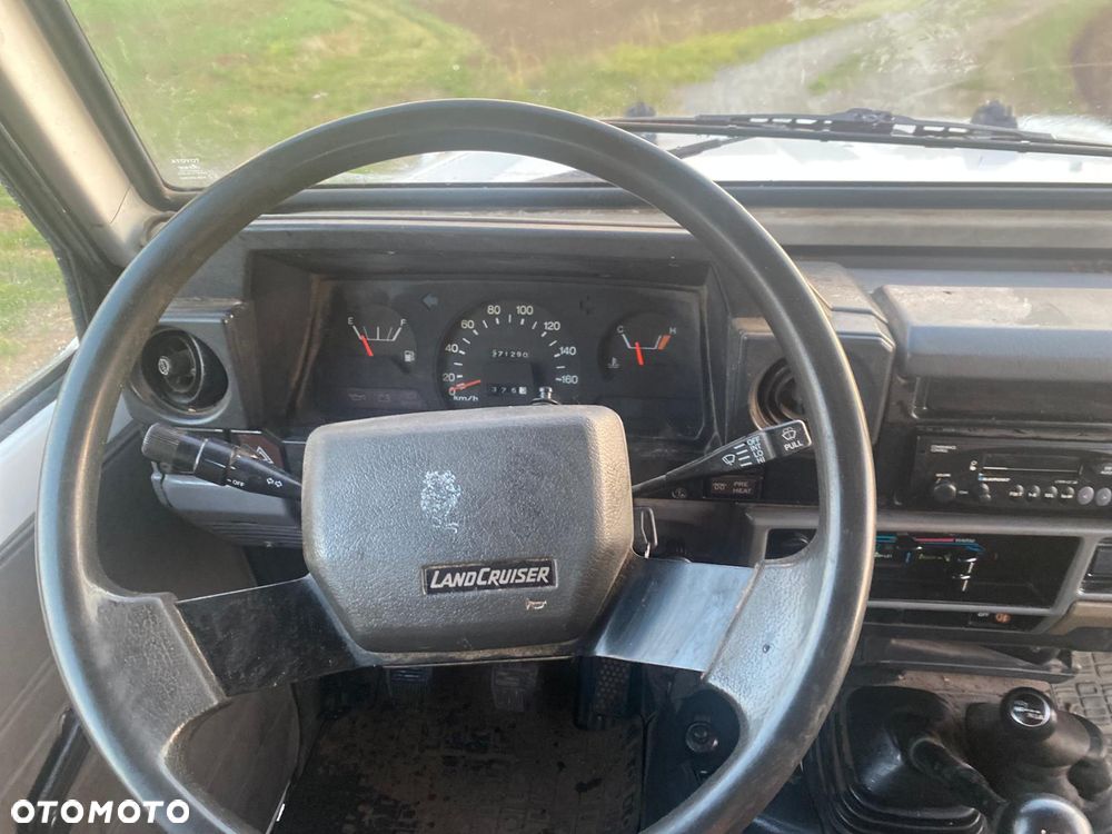 Toyota Land Cruiser - 11