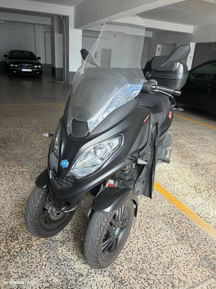 Piaggio MP3 - 1